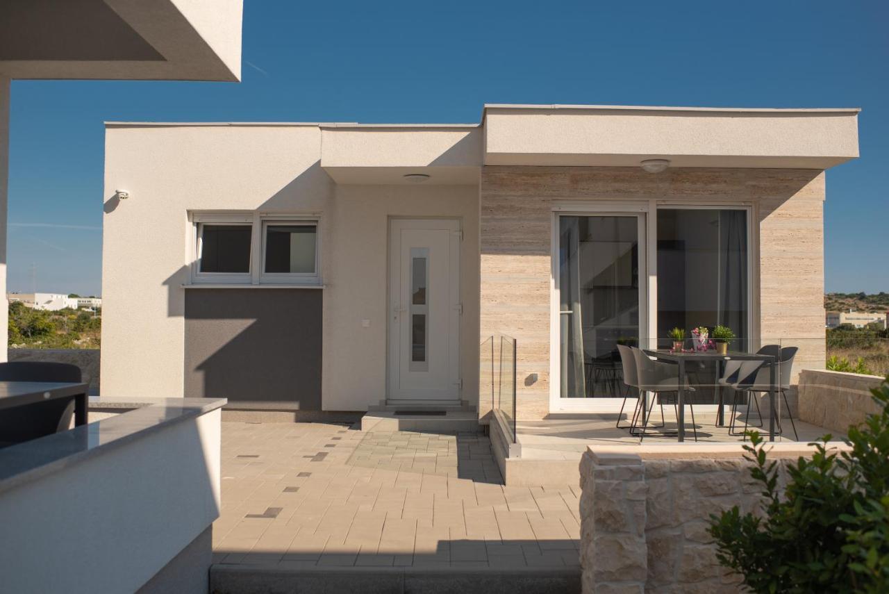 Apartments & Rooms Pool Villas Maris B ノヴァリャ 部屋 写真