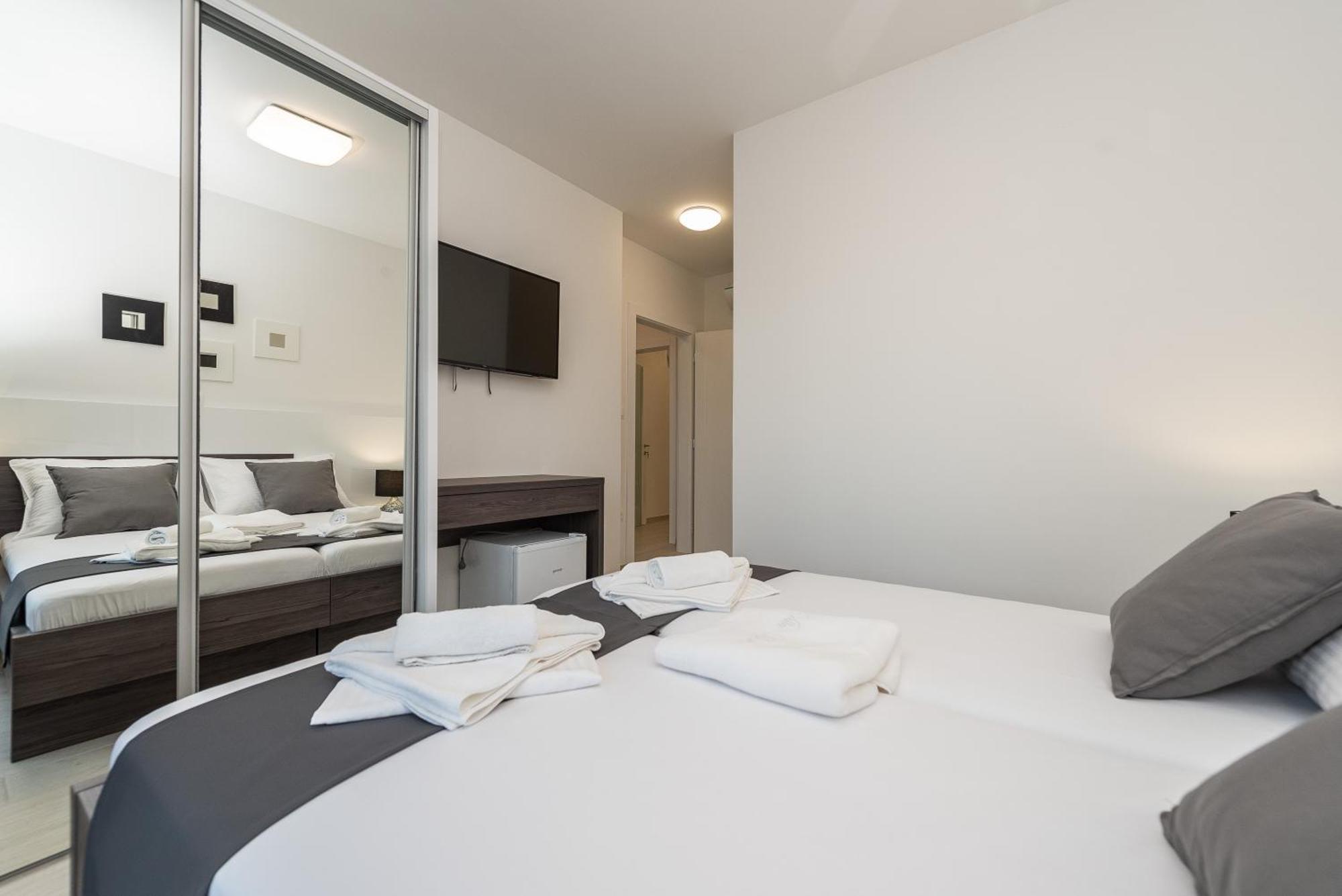 Apartments & Rooms Pool Villas Maris B ノヴァリャ 部屋 写真