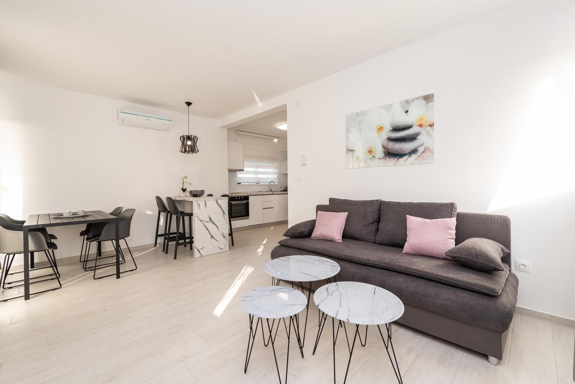 Apartments & Rooms Pool Villas Maris B ノヴァリャ 部屋 写真
