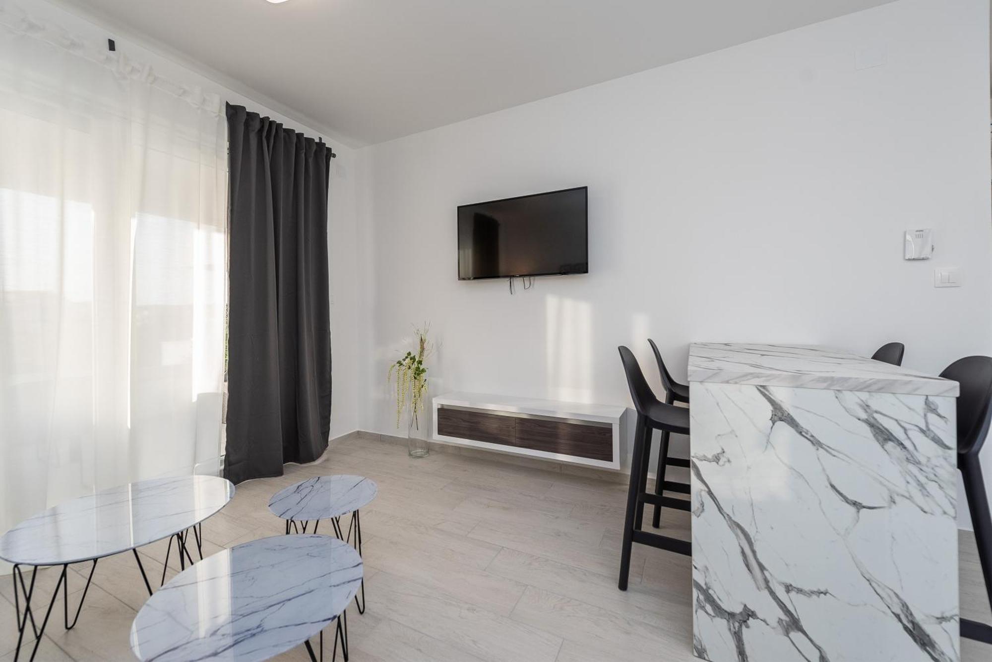 Apartments & Rooms Pool Villas Maris B ノヴァリャ 部屋 写真