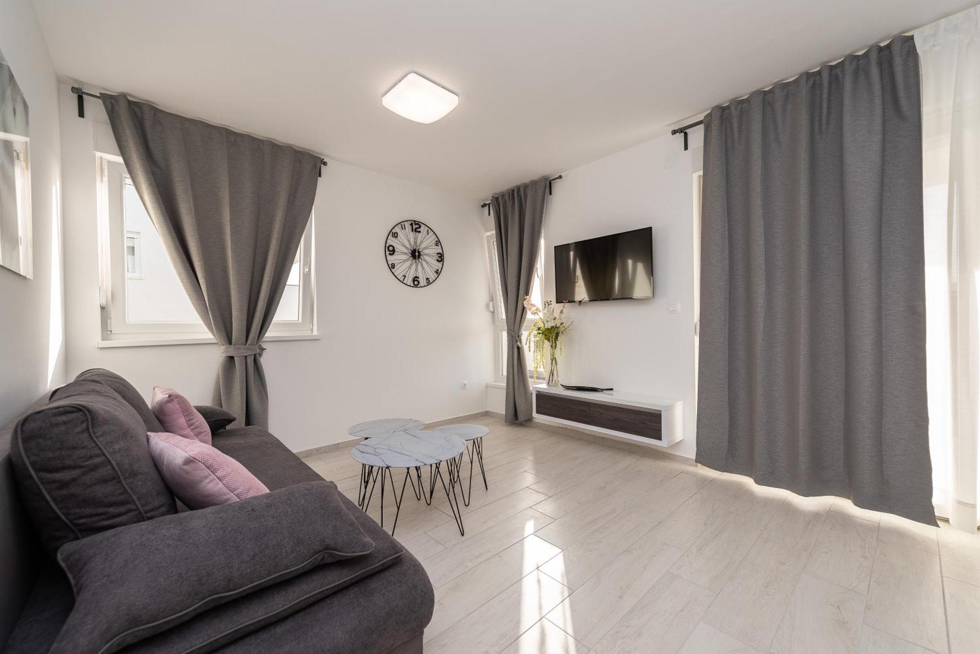Apartments & Rooms Pool Villas Maris B ノヴァリャ 部屋 写真